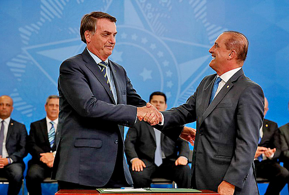 Presidente Jair Bolsonaro com Onyx Lorenzoni, colega de partido de Henrique Mandetta: relator das Dez Medidas de Combate à Corrupção no Congresso Nacional 