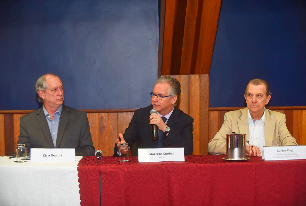 Reitor Marcelo Knobel abriu o evento "A Crise na Política", organizado pelo Instituto de Estudos Avançados da Unicamp (Idea)