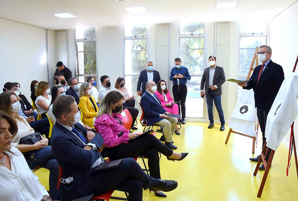 Participaram da inauguração parlamentares das assembleias federal e estadual, representantes do poder público municipal e autoridades vinculadas à Administração Central e à área da saúde da Unicamp