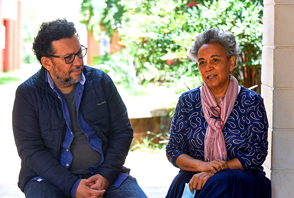 Gilberto Sobrinho e a diretora executiva de Direitos Humanos Silvia Santiago: foco no pensamento intelectual e artístico