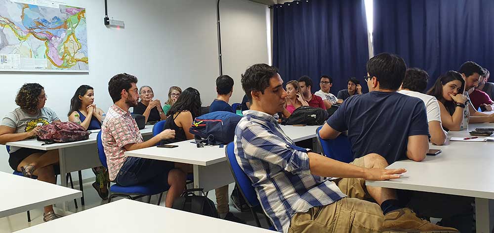 Alunos do IG em reunião