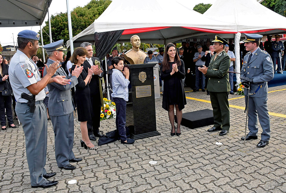 Na solenidade, o comando da Polícia Militar (PM) inaugurou um busto do coronel PM Germano Denisale Ferreira