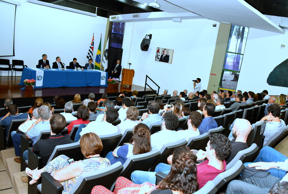 Público formado por dirigentes das unidades de ensino e comunidade do IE participaram da cerimônia de posse