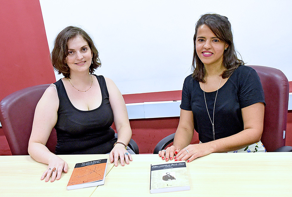 Crislayne Alfagali e Dayana Façanha, autoras dos livros lançados no Cecult