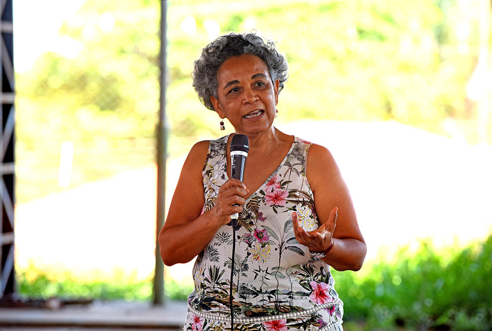 A diretora executiva de Direitos Humanos, Silvia Santiago, compartilhou com os jovens a história de seu ingresso, nos anos 1970, no curso de medicina da Unicamp