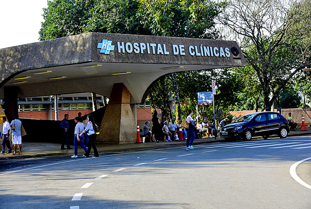foto mostra a fachada do hospital de clínicas da unicamp
