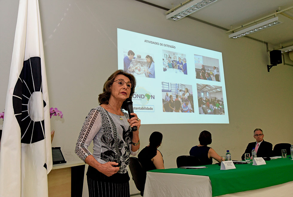 Maria Isabel Pedreira de Freitas, ex-diretora, agradeceu à comunidade local