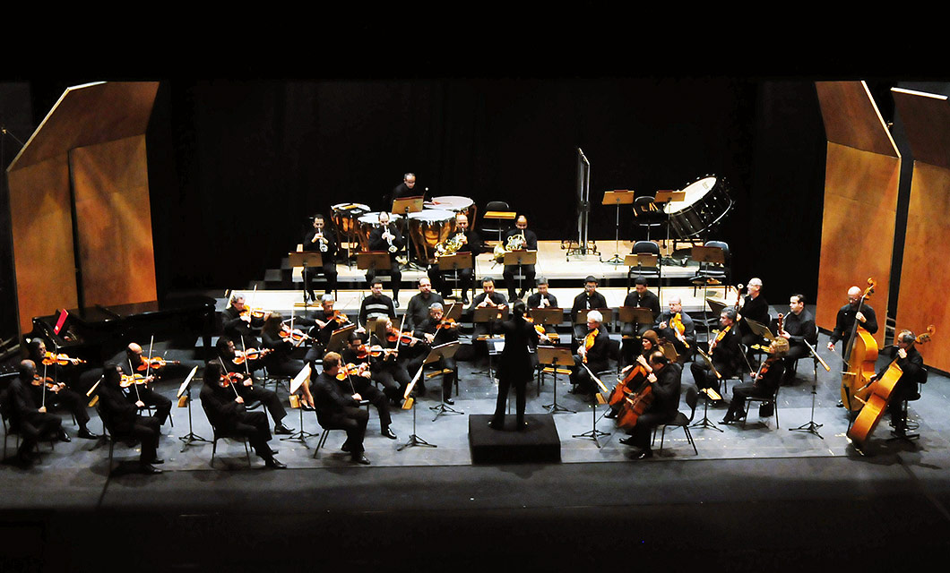 Orquestra sinfônica durante apresentação