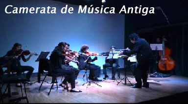 orquestra de cordas e maestro