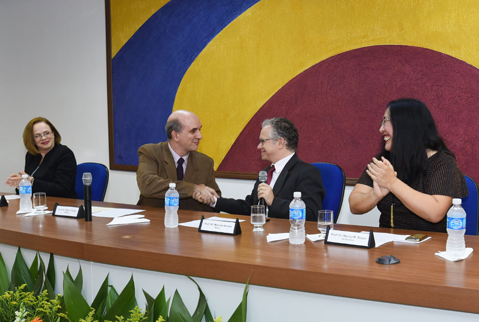 Edson Tomaz é reempossado diretor da FEQ