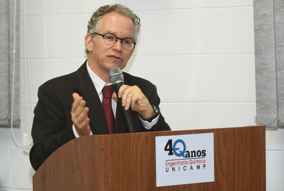 O reitor Marcelo Knobel
