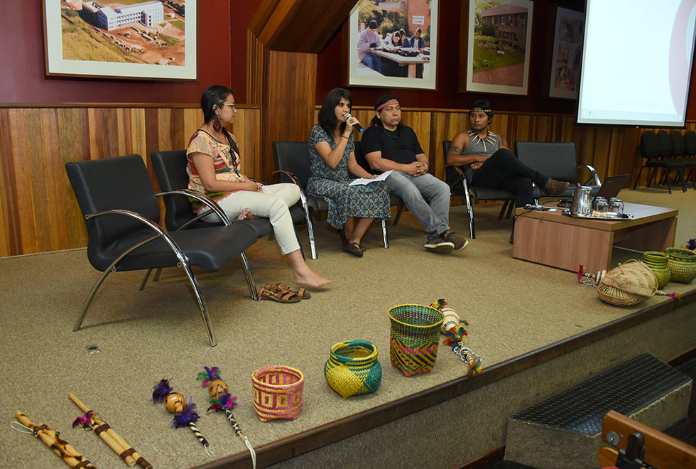 Seminário discute exclusão indígena