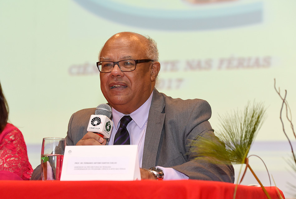 Fernando Coelho durante a cerimônia