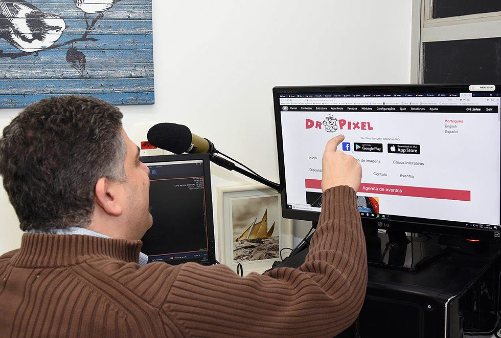 Jales mostra o site Dr Pixel