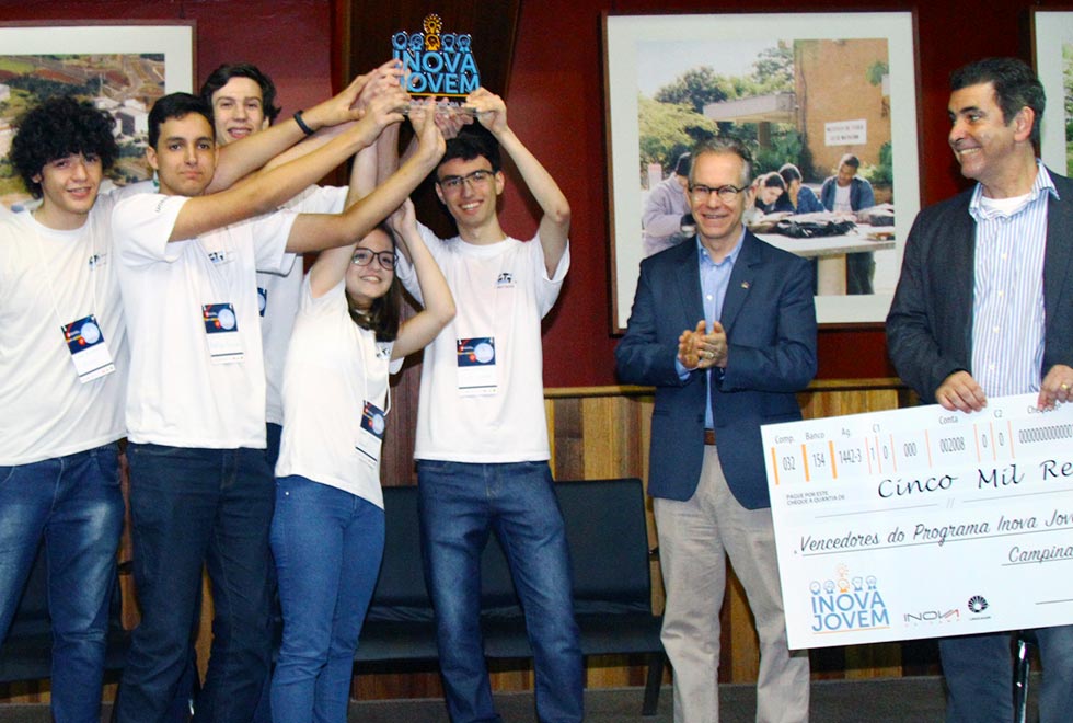 Equipe Economicus, do Colégio Técnico Industrial Professor Isaac Portal Roldán, de Bauru