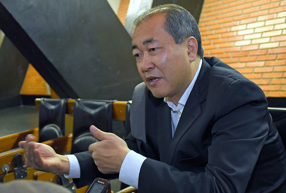 Professor Wataru Kikuchi, da USP, coordenou a mesa sobre “A polidez na língua japonesa”