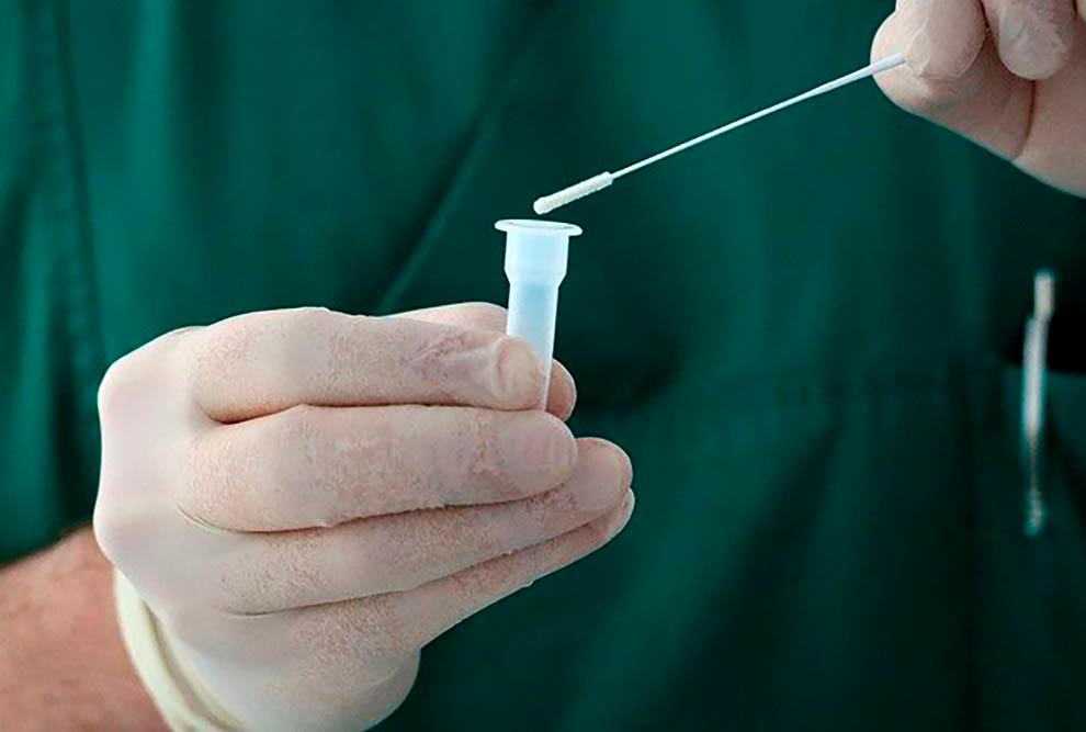 Crise sanitária no Brasil ficou marcada pela falta de testes para diagnóstico e dificuldades com a importação de insumos para vacinas. Crédito: Pixabay