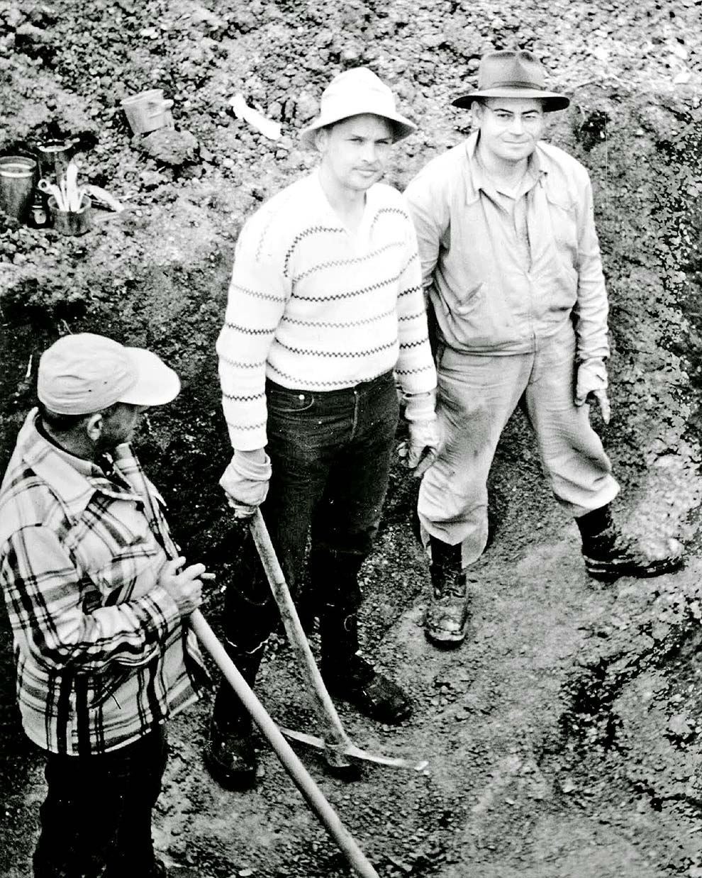 Fotos das escavações no Alaska em busca do vírus, 1951 e 1998