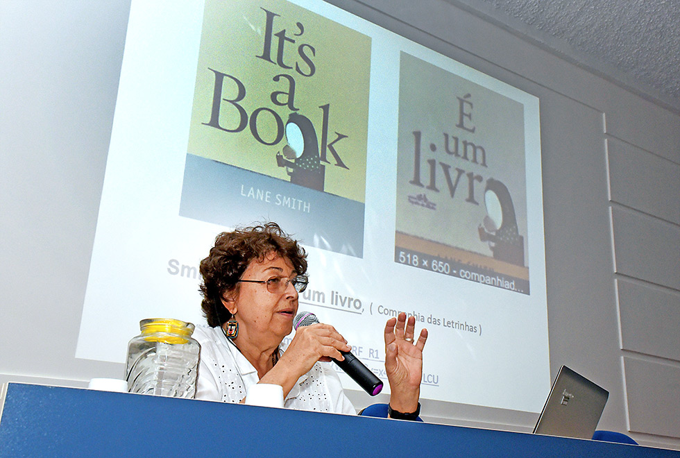 Marisa Lajolo fala durante Jornada sobre e-Books da Editoria da Unicamp