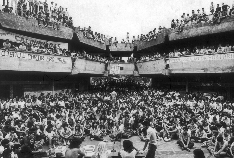 Assembleia histórica no Ciclo Básico em 1981 contra a intervenção.