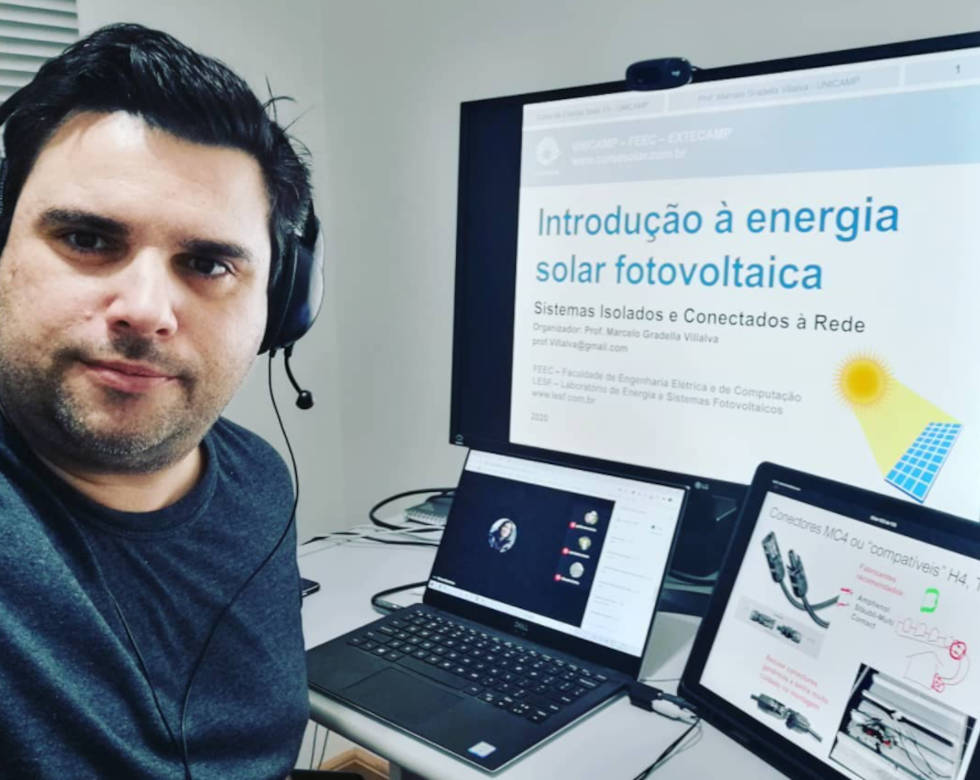 Marcelo Villalva apresentando a primeira edição do curso de energia solar online