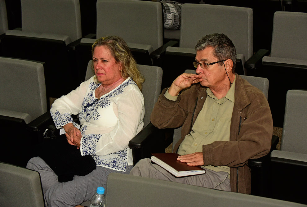 Maira Celeiro Chaple, do Instituto de Geografia Tropical, Jose Mateo Rodriguez, da Universidade de Havana 