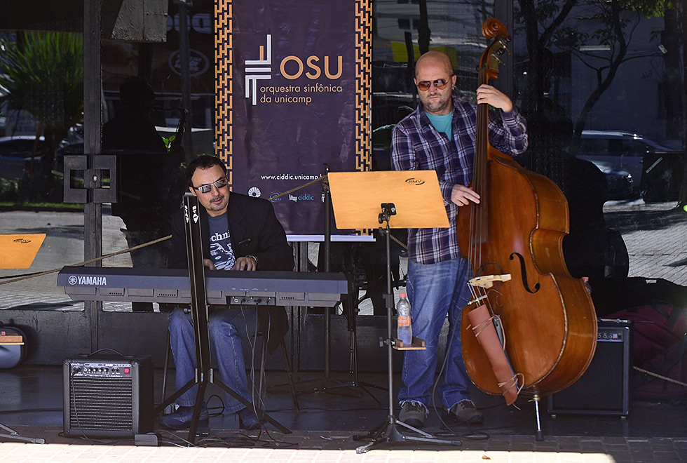 Músicos da Orquestra Sinfônica da Unicamp em apresentação no centro de Campinas