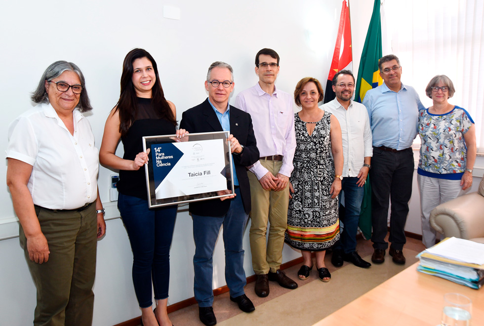 Reitoria recebe Taícia Fill, ganhadora do Prêmio Mulheres na Ciência