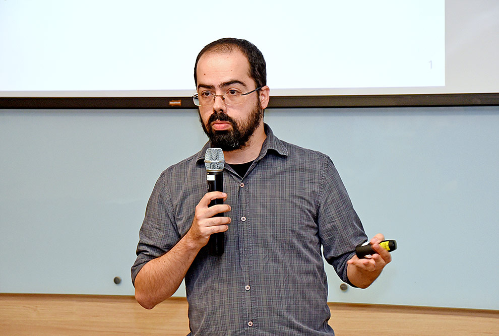Diego de Freitas Aranha, do Instituto de Computação 