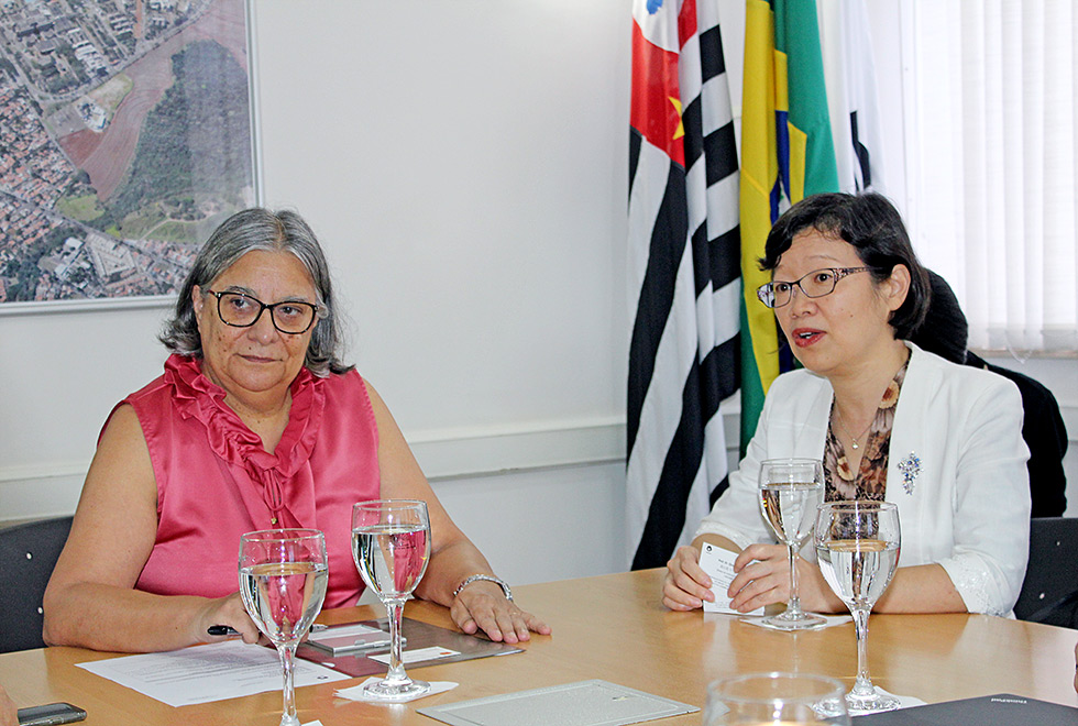 Teresa Atvars e a cônsul-geral da China em São Paulo, Chen Peijie