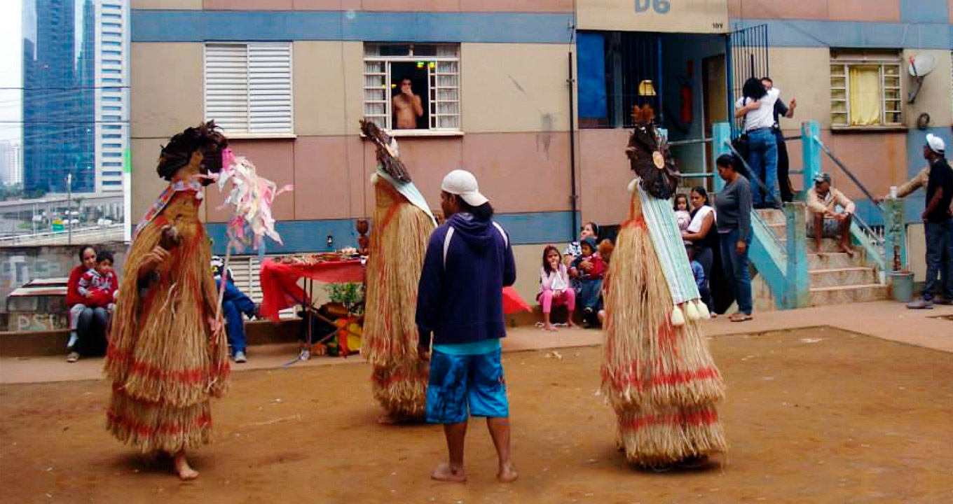 A “dança dos praiás” no Real Parque, em São Paulo 