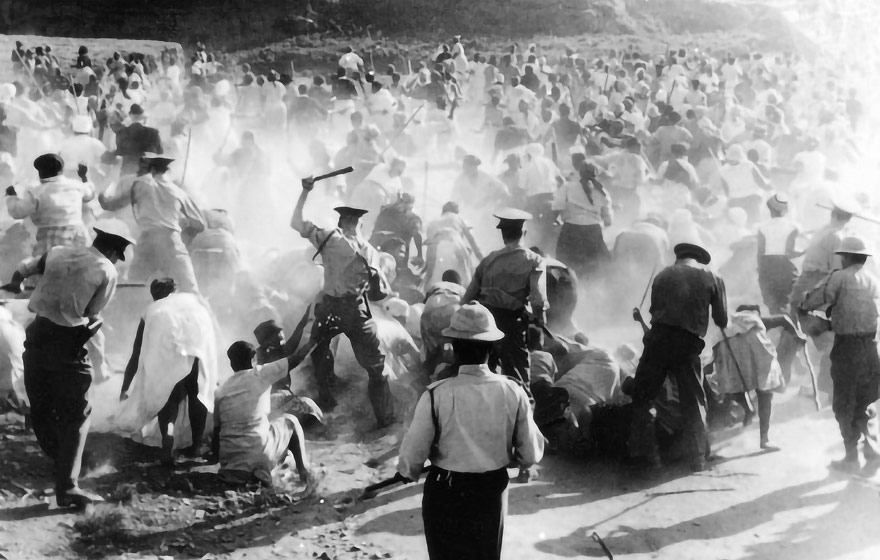O “Massacre de Sharperville”, ocorrido em março de 1961 na África do Sul | Foto: Reprodução O “Massacre de Sharperville”, ocorrido em março de 1961 na África do Sul | Foto: Reprodução