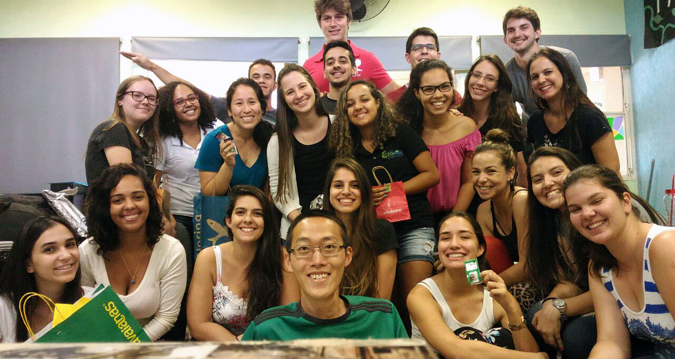 Alunos e professores do projeto Ecoedu Ambiental, criado pela professora Lubienska Cristina Lucas Jaquiê Ribeiro
