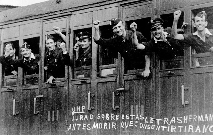 Republicanos partindo de Barcelona para a frente de Aragão – agosto de 1936 | Robert Capa