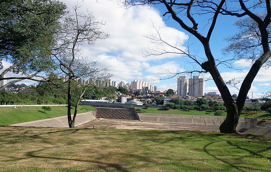 Piscinão onde funcionou a fábrica da Massey Fergunson, no bairro do Campo Limpo, na zona sul de São Paulo | Divulgação Piscinão onde funcionou a fábrica da Massey Fergunson, no bairro do Campo Limpo, na zona sul de São Paulo | Divulgação