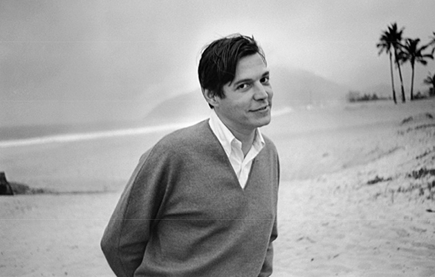 Tom Jobim, 1964, imagem final escolhida a partir do fotograma 29 | Foto: Otto Stupakoff, Acervo/Instituto Moreira Salles Tom Jobim, 1964, imagem final escolhida a partir do fotograma 29 | Foto: Otto Stupakoff, Acervo/Instituto Moreira Salles