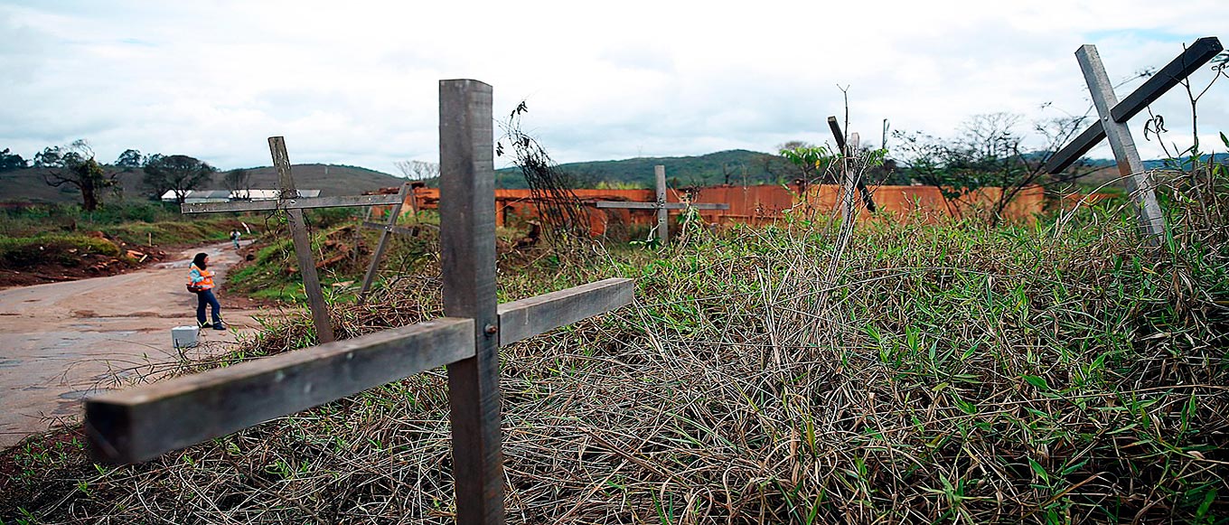 Ruínas em Bento Rodrigues, distrito de Mariana-MG, dois anos após a tragédia do rompimento da Barragem de Fundão | Foto: José Cruz - Agência Brasil  