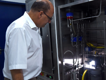 Equipamento piloto com capacidade dez vezes maior de produzir os hidratos de gás em pressão e temperatura adequadas Equipamento piloto com capacidade dez vezes maior de produzir os hidratos de gás em pressão e temperatura adequadas