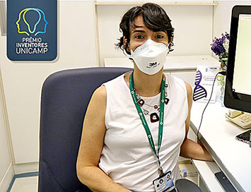 Professora Vera Lúcia Lopes, uma das inventoras da CranFlow, com o troféu do Prêmio Abril & Dasa. Professora Vera Lúcia Lopes, uma das inventoras da CranFlow, com o troféu do Prêmio Abril & Dasa.