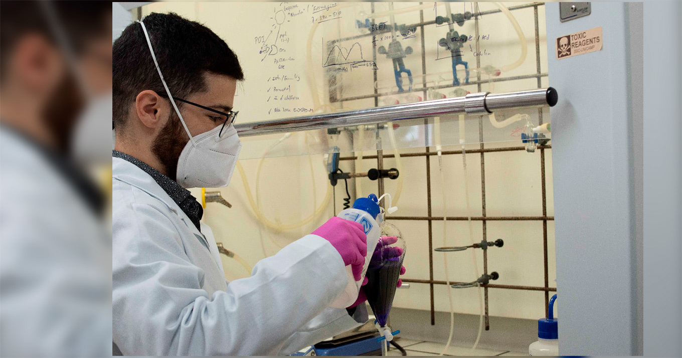 Pesquisadores do CQMED e dos Laboratórios Farmacêuticos Aché encontrou uma molécula capaz de inibir as proteínas DYRK1A e DYRK1B, abundantes em processos tumorais. Pesquisadores do CQMED e dos Laboratórios Farmacêuticos Aché encontrou uma molécula capaz de inibir as proteínas DYRK1A e DYRK1B, abundantes em processos tumorais.