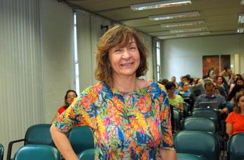 Professora Nora, organizadora do evento