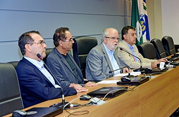 Alvaro Crósta, Luís Alberto Magna, o reitor Tadeu Jorge e Edmundo Capelas de Oliveira