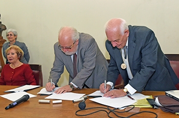 José Tadeu Jorge e presidente da ACL, Agostinho Toffoli Tavolaro, assinam cooperação