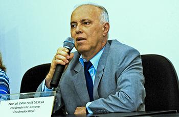 O professor Ennio Peres da Silva