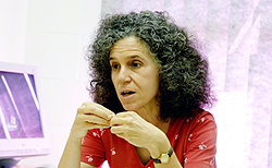A coordenadora do Lafape, professora Eleonora Cavalcante Albano: novas contribuições