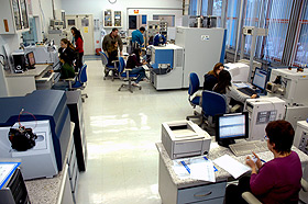Instalações do Laboratório ThoMSon de Espectrometria de Massas, do Instituto de Química: pesquisas de interesse da sociedade (Foto: Antoninho Perri)