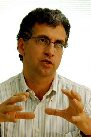 O professor Mário Eduardo Costa Pereira, coordenador do Simpósio: "O pensamento freudiano servirá como um dos pólos do debate sobre psiquismo" (Foto: Antoninho Perri)