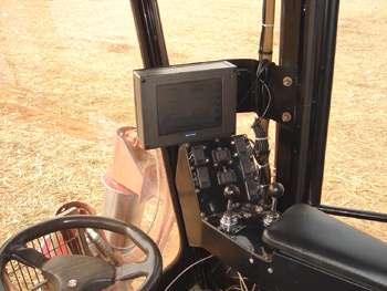 Equipamento instalado em máquina agrícola: monitoramento em tempo real
