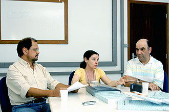 Os professores José Roberto Zan, Rita Morelli e Rafael dos Santos: embrião de projeto temático (Foto: Antoninho Perri)