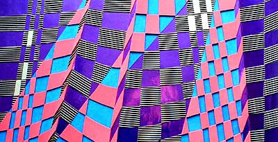 Materiais de texturas diferentes para destacar a variação de cores de Mastros (década de 1970), obra de Alfredo Volpi 